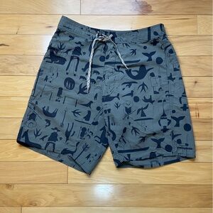 Patagonia Wavefarer Shorts Mens 34‎ Green Black 10" Board Shorts Surf Swim